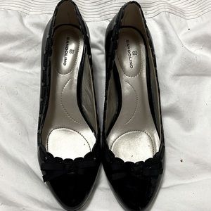 LIKE NEW! sweet & sexy black size 7.5  Bandolino heels